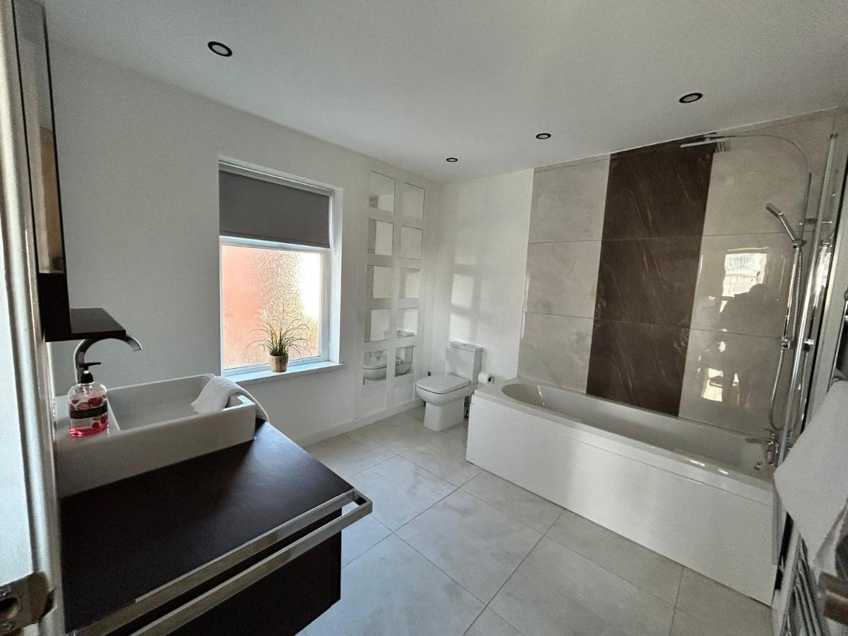 Westview House By Sasco